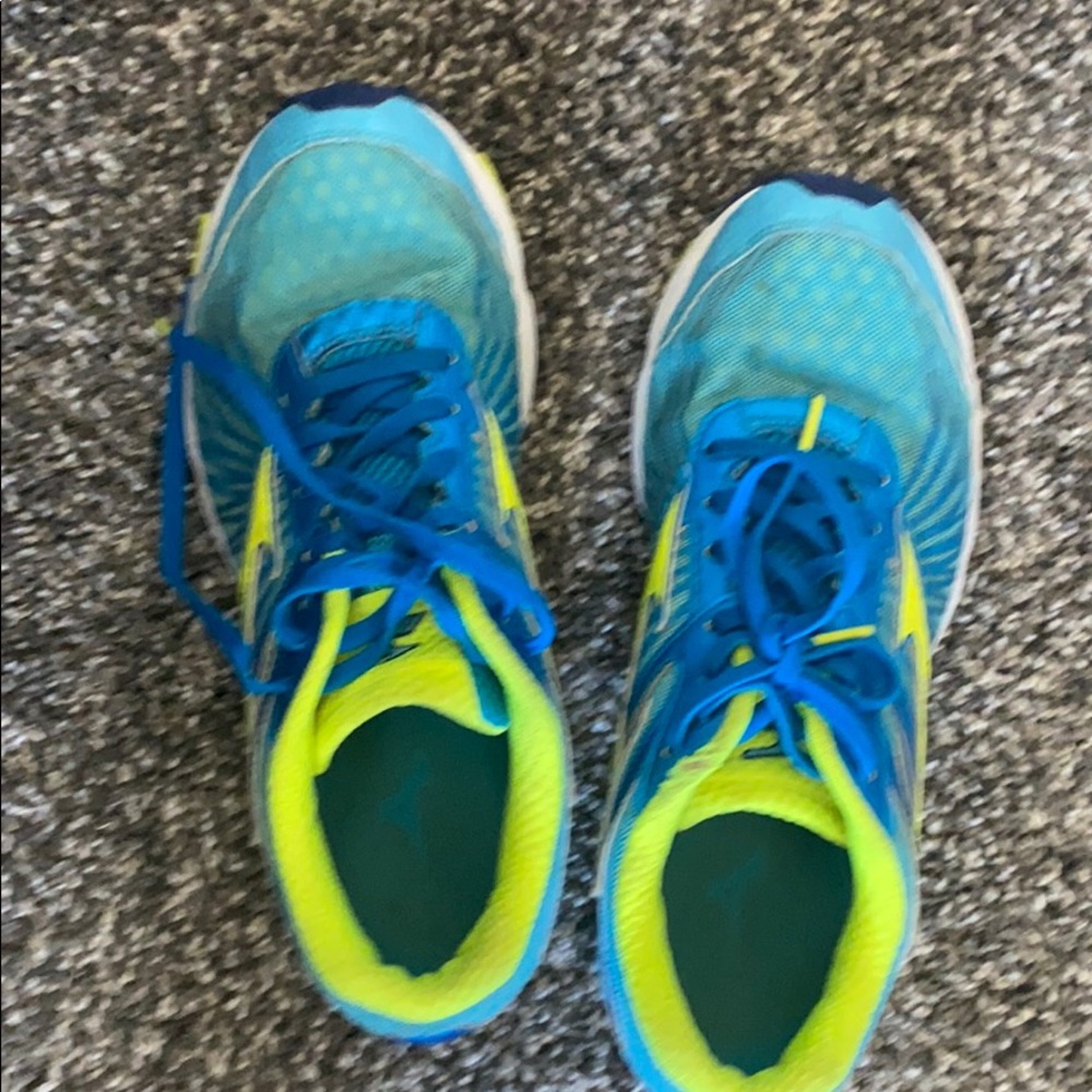 Mizuno running shoes